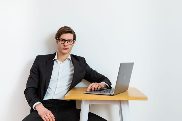 sindrome-visione-computer-postura-scorretta